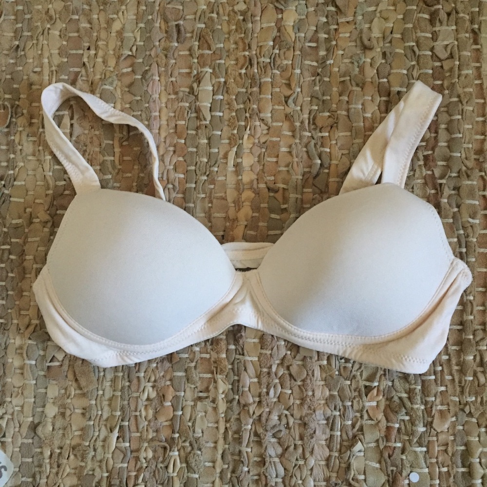 NEW Uniqulo Wireless Bra